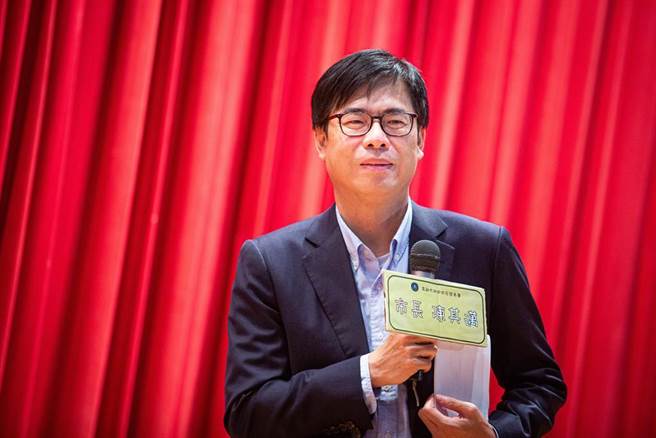 陈其迈鼓励学生未来多参与，累积更多社会经验。（袁庭尧摄）
