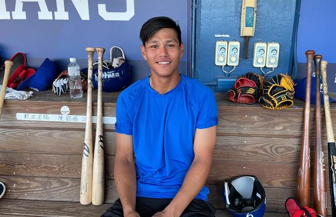 富邦悍將今天將外野手王詩聰升上一軍。（毛琬婷攝）