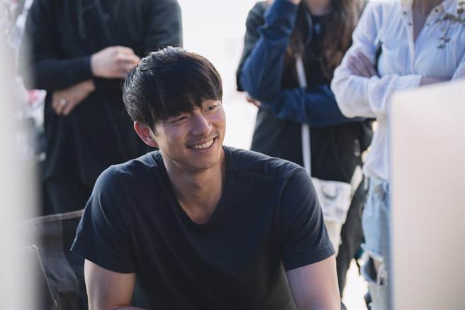 孔刘表示私下个性走实际路线。（CATCHPLAY提供）