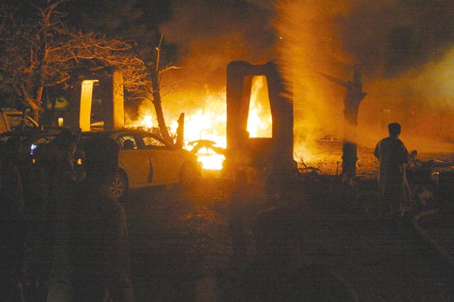 巴基斯坦西南部一饭店21日晚发生爆炸恐攻，造成4死12伤。当地官员宣称，中国驻巴大使农融「显然是袭击目标」。（新华社）