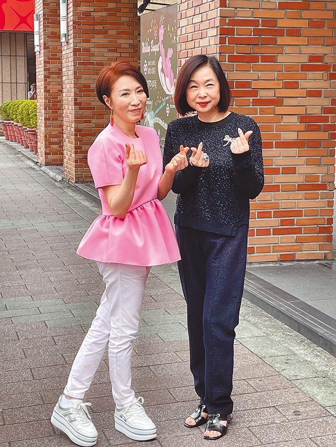 李翊君（左）、周雅芳出席公益活动。（艾迪升提供）