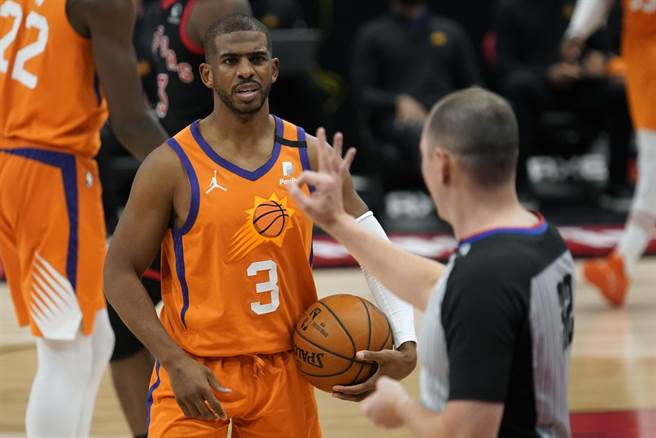 保罗相当满意自己去年夏天选择加盟太阳的决定。(美联社资料照)