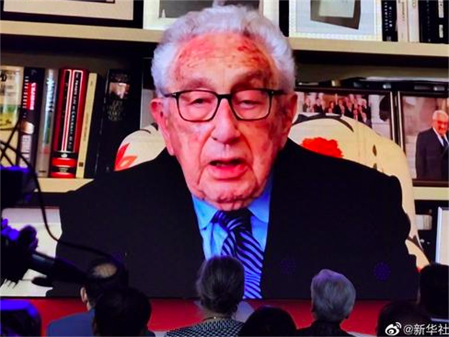 中美「乒乓外交」50周年紀念活動今日在北京舉行，美國前國務卿季辛吉在活動上透過視訊致詞。（新華社）