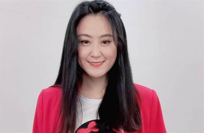 海裕芬演出《花甲男孩转大人》，被网友封为「国民姑姑」。（图／海芬的大明星小跟班脸书）