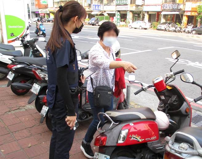 員警憑籍鮮少線索，綜合自己對轄區的熟悉及經驗，研判婦人機車停放位置應該就在600公尺遠的路口處。（台中市警第三分局提供／張妍溱台中傳真）