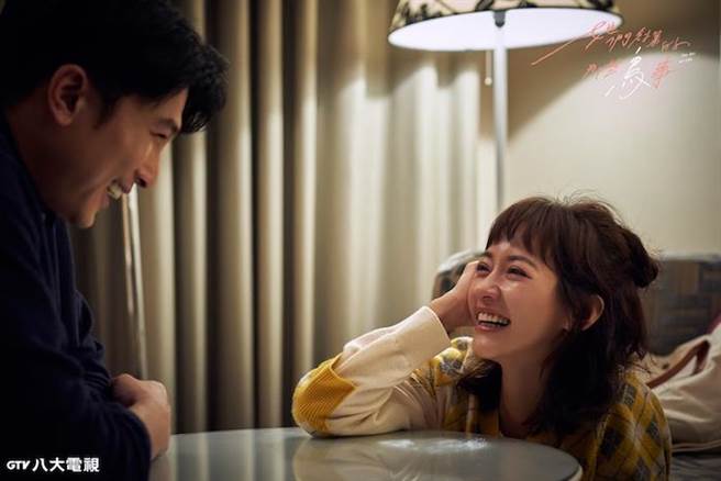 邱泽想出的冷笑话，把陈意涵逗得哈哈大笑。