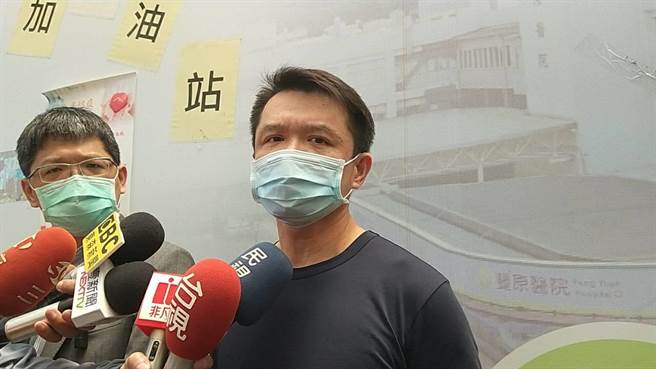 黄爸爸疾呼妈妈市长可以出来帮助他们吗？（陈淑娥摄）