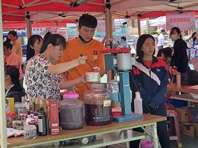 金镇公所期待吸引人潮来到，重现红男绿女熙来攘往的美好光景。（李金生摄）