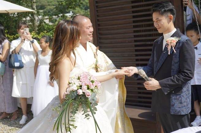 曾子益今天娶回美娇娘。（传轩媒体提供）