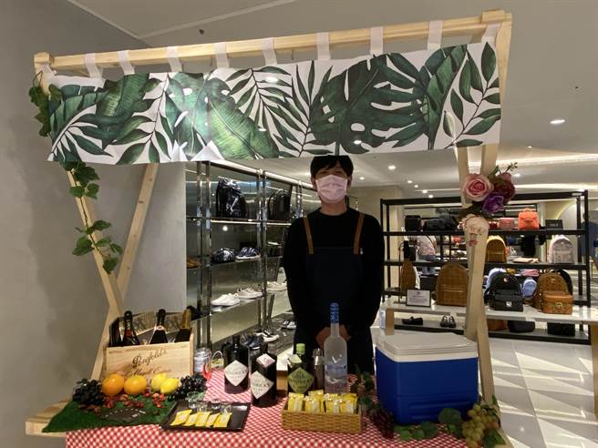 升恒昌也因应母亲节檔期在统领举办调酒活动。(蔡依珍摄)