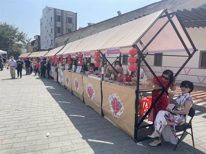 中部旅游业者、旅宿、观光工厂、伴手礼、交通等40余家观光业者推出一系列优惠方案，希望在后疫情时代吸引游客到中彰旅游观光。(戴志扬翻摄)