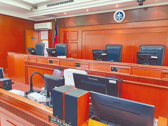 李姓女子发现丈夫林男参加脸书联谊社团，请求法院判准离婚且林男须赔偿50万元，一审驳回她的请求，二审认定2人分居且林男参加联谊社团让婚姻忠诚受怀疑，判准离婚但林不须赔偿。(本报资料照片)