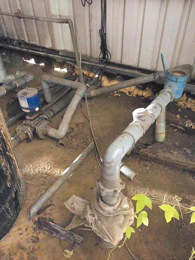 巫姓男子2年来在溪湖镇自家企业社和过滤水工厂后方2口凿井，汲取地下水过滤后，谎称是埔里山泉水贩售，做起一本万利卖水生意，获利高达600多万元。（彰化地检署提供／谢琼云彰化传真）