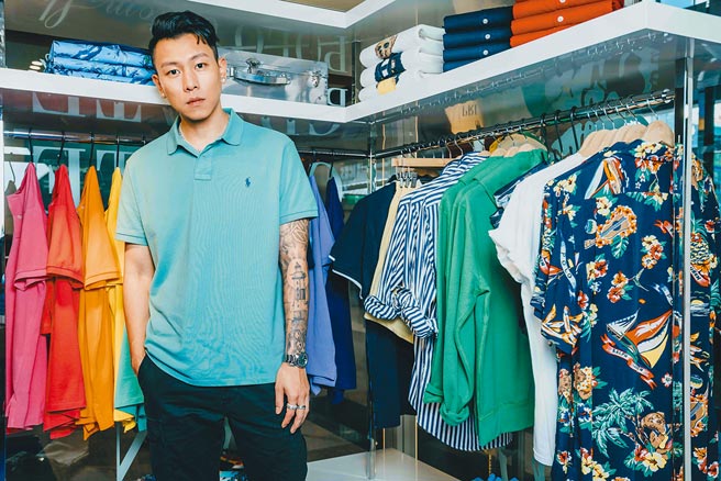 瘦子出席POLO RALPH LAURE快闪店，并订制专属的POLO衫，把自己的幸运号码12印在POLO衫上。（POLO RALPH LAURE提供）