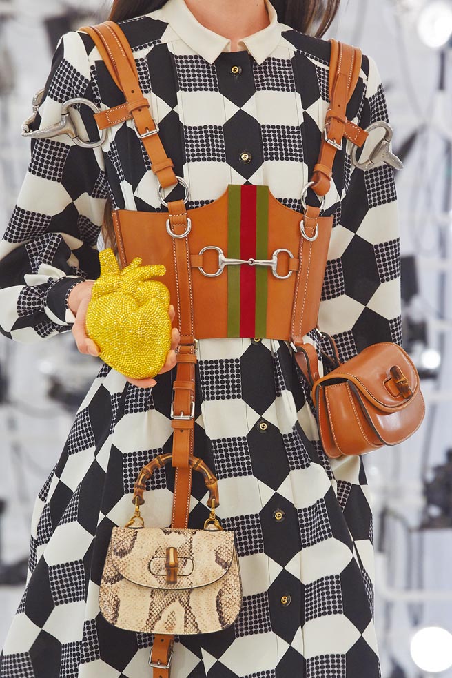 充满马术运动与旅行意义的背心设计，也是本次的设计亮点之一。（Gucci提供）