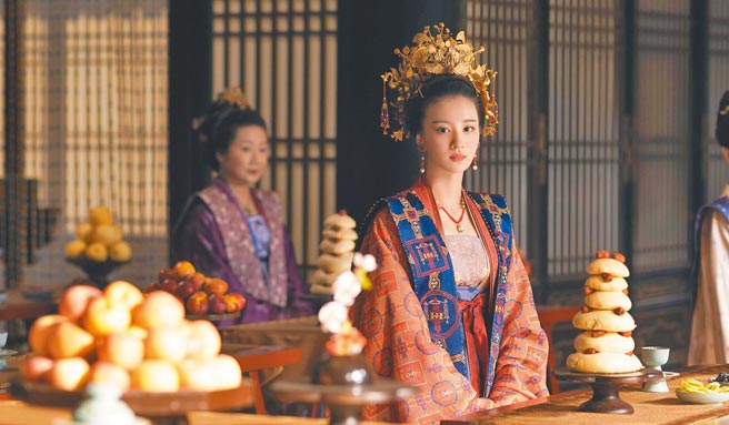 王楚然饰演的张贵妃，剧中凭舞技美色掳获君心。（中视提供）