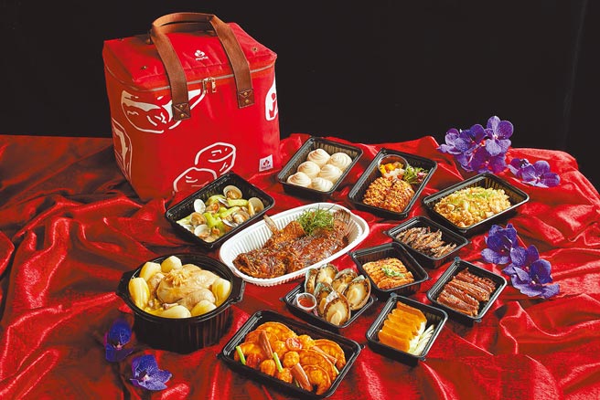 台北美福大饭店在母亲节檔期推出「真的爱你」外带大餐。（台北美福大饭店提供）