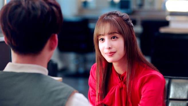 莫允雯演出《恋爱是科学》。