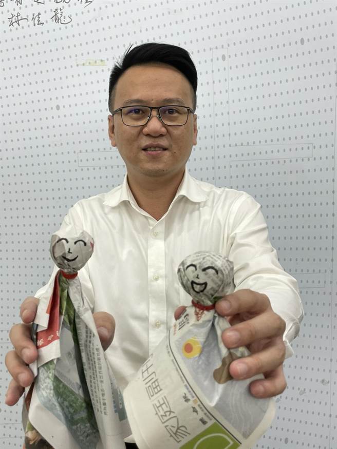 立委庄竞程祈求雨神赶快大驾光临，久违的雨水能为台中带来大量雨水，「最好是集中在集水区，集好集满！」（卢金足摄）