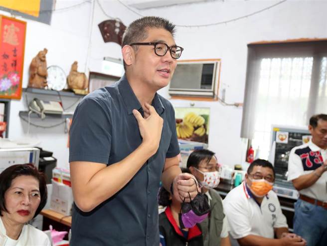 國民黨智庫副董事長連勝文25日出席「黃復興北投二區慶生會暨黨員座談會」活動。（鄭任南攝）