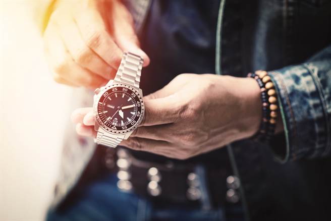 5星座男對於感情可有可無，也比較自我，一切以自己為優先。（示意圖／達志影像）