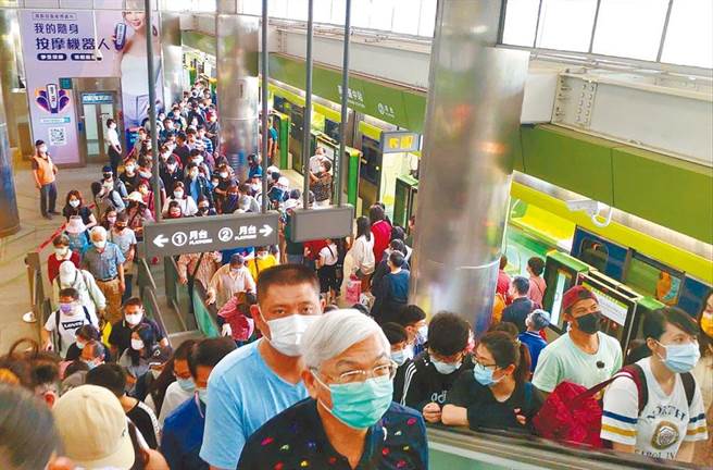 台中捷运绿线30天试营运23日结束，累计运量近214万人次。（台中市府提供／林欣仪台中传真）