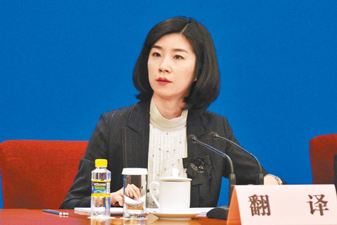 大陆外交部美女翻译张璐近日升任翻译司副司长。（中新社）