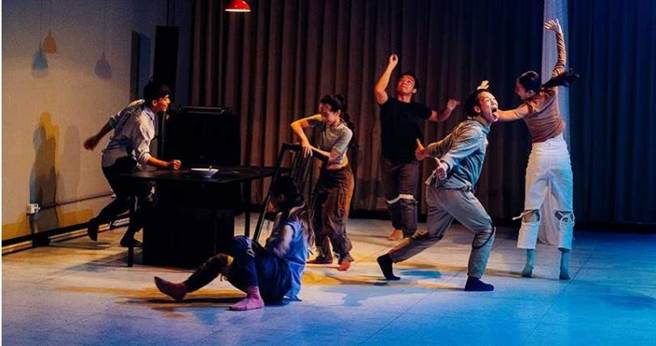 中华民国渐冻人协会除了协助病友争取资源，也靠艺文活动来让大眾更理解此疾病，例如推出《渐冻足迹》舞台剧以「不，我仍清醒着」为主轴，道尽渐冻症病友的心声，引起广大共鸣。（图／报系资料照）