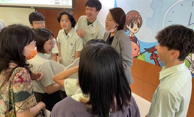 黄珊珊》机师成为防疫破口 聚会恐成社区恶梦（爱传媒提供）