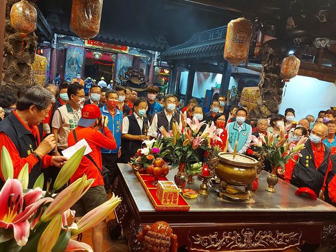 「老二媽西屯省親遶境」回鑾安座典禮，各界前往致意。。(台中市政府提供)