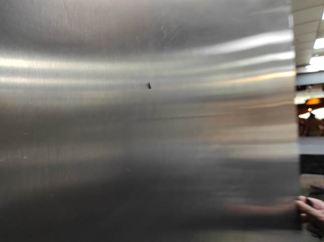 卫生局当日前往稽查发现，有病媒出没。（图／北市卫生局提供）