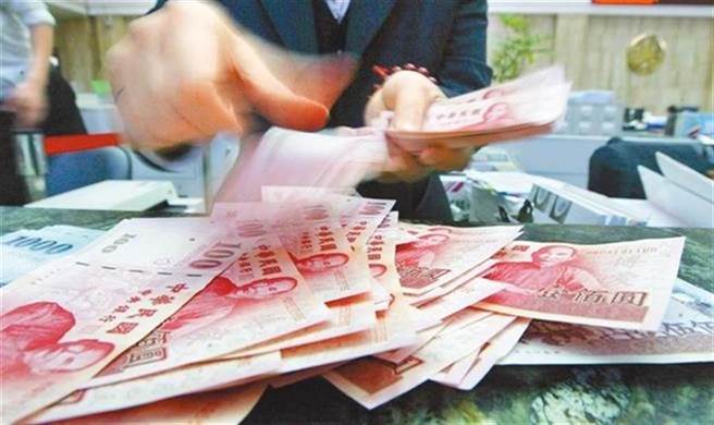 股匯雙漲，台股今(26日)開高走高，盤中見17493.67點，指數再創新高，新台幣升值幅度也隨之擴大，盤中一度升值1.38角，來到27.973元兌1美元，再見27字頭。(資料照)