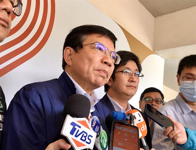 交通部长王国材表示，首要目标是解决安全疑虑，谈票价不合理。（陈彩玲摄）