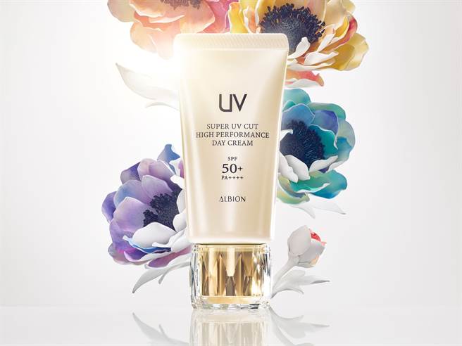 ALBION超完美高效活妍隔离乳 SPF50+ PA++++。（图／品牌提供）