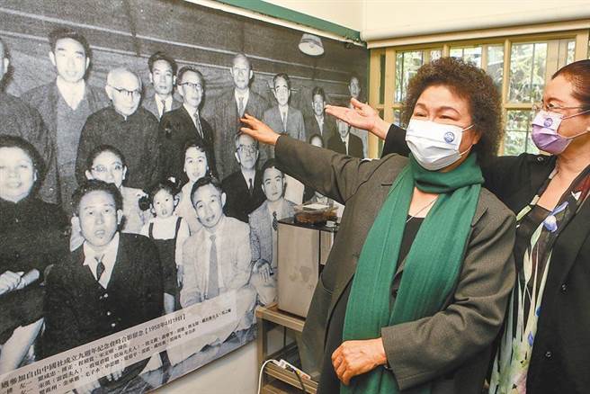 国家人权委员会与教育部今天共同举行「人权教育合作深耕计画」启动记者会。监察院长陈菊被媒体问及驻日代表谢长廷在脸书上频发文指控台湾排放核废水的事情，陈菊强调，监察权是事后权，对于目前进行中的任何事情都还需要了解。（本报资料照）