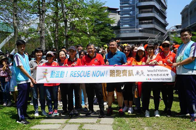 新北市南山中学今（26日）响应台湾世界展望会「飢饿三十」方案，今年为第11年响应飢饿12小时体验活动。（南山中学提供）