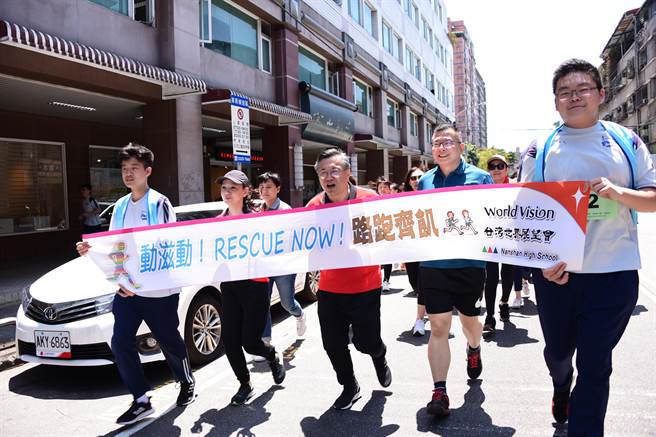 新北市南山中学今（26日）响应台湾世界展望会「飢饿三十」方案，今年为第11年响应飢饿12小时体验活动。（南山中学提供）
