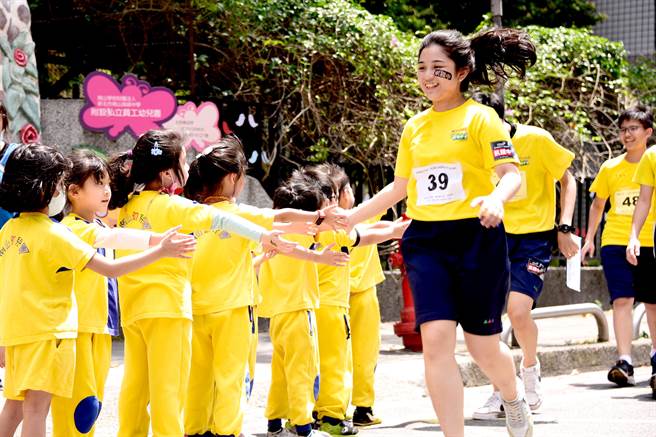 新北市南山中学今（26日）响应台湾世界展望会「飢饿三十」方案，今年为第11年响应飢饿12小时体验活动。（南山中学提供）