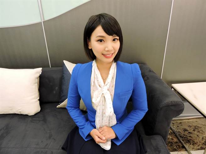 《进击的台湾》主持人谢佑昀获封美食好媳妇。(东森提供)