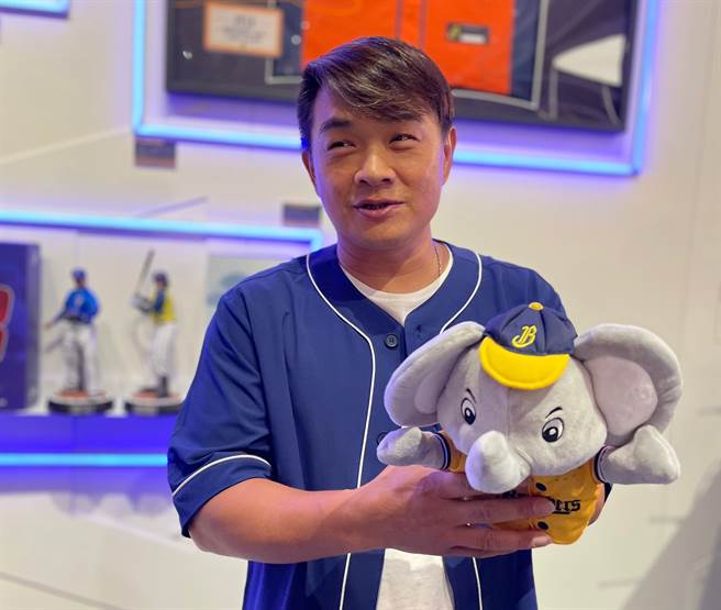 中信兄弟副领队彭政闵过去是球队阵中不动第4棒。（毛琬婷摄）