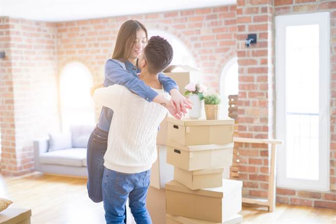 天秤座、水瓶座、天蝎座的女人最懂男人心。（示意图／shutterstock）