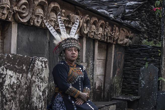 排灣族大後部落女頭目廖莉華，30歲即扛下繼承頭目的重擔。（牽猴子提供）