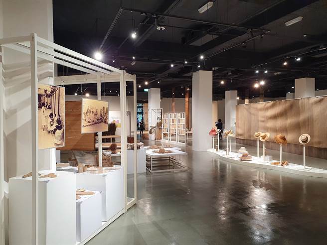 台中市纤维工艺博物馆年度主题展「2021台湾蔺草工艺大展」登场，将展至9月12日。（台中市文化局提供／陈淑芬台中传真）