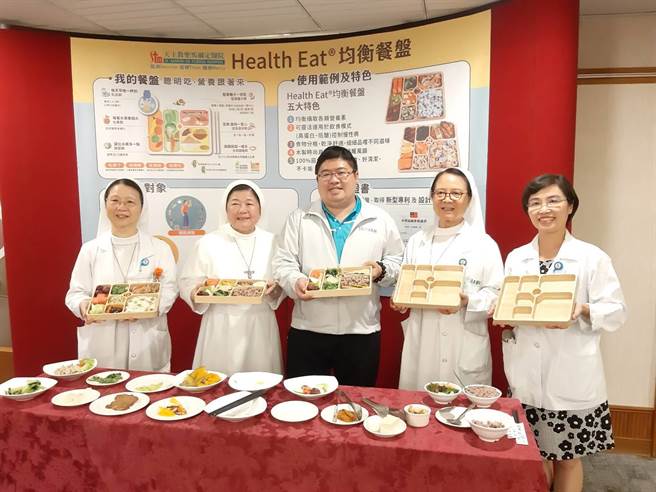 民進黨立委蔡易餘到嘉義市天主教聖馬爾定醫院諮詢減重餐飲。（聖馬醫院提供）