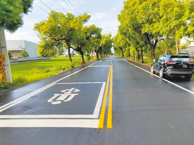 云林县府去年烫平的路面长达55公里，图为西螺镇的云43。（周丽兰摄）