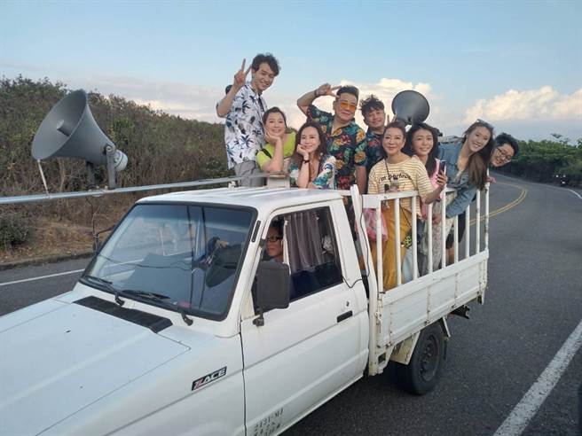 《我愛冰冰Show》製作團隊與藝人們彼此深厚感情宛如一家人。（中視提供）