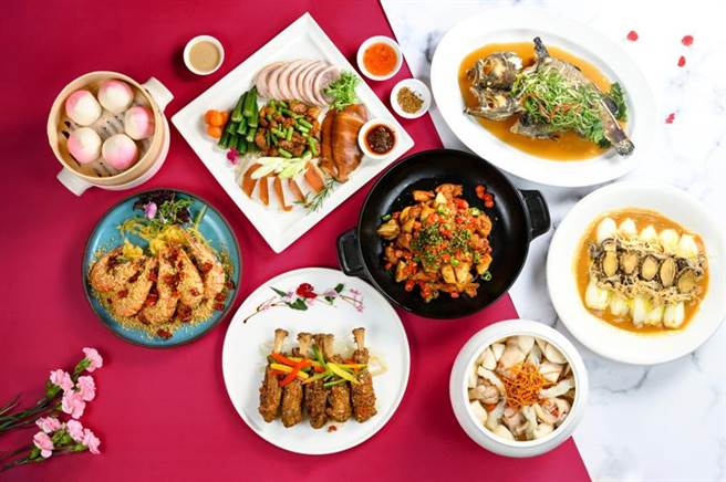 新竹喜来登推出「母亲节限定套餐」，母亲节当日用餐赠送妈妈们「康乃馨」一朵。（新竹喜来登提供／罗浚滨新竹传真）