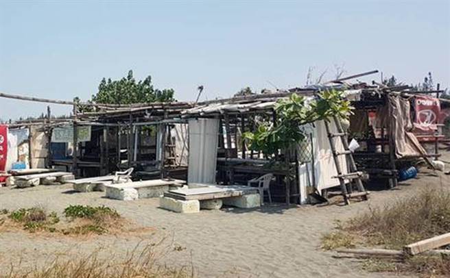 网路传出台南市南区鲲鯓海滩的棚架内，有男同志举办天体营活动，警方虽未当场查获，但也将加强巡逻防制。（读者提供／洪荣志台南传真）