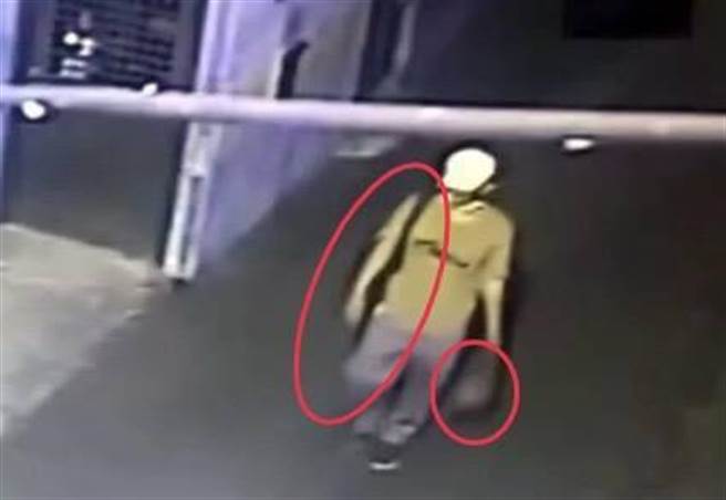 苗栗市1家水果行遭窃，警方由监视器画面循线逮获谢姓窃嫌，。（苗栗警分局提供／谢明俊提供）