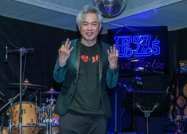 康康说学逗唱样样行，今出席「EZ5 30传奇演唱会」记者会。（粘耿豪摄）